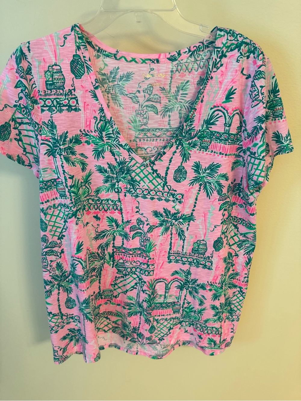 Women’s Pink Lilly Pulitzer Tropical Print Etta V-Neck Top L